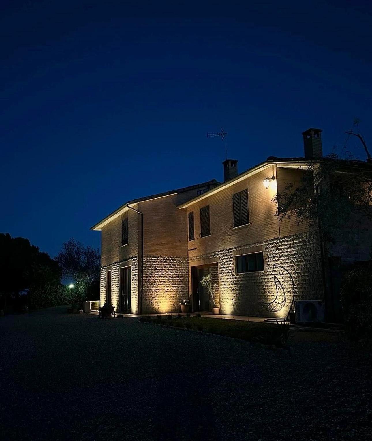Agriturismo La Terrazza Sul Mangia Siena Ngoại thất bức ảnh